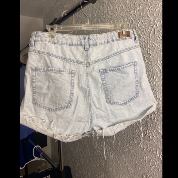 Mom Jean Shorts - Picture 3 of 4